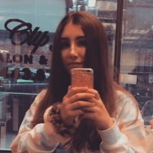 Meet your Posher, Olivia